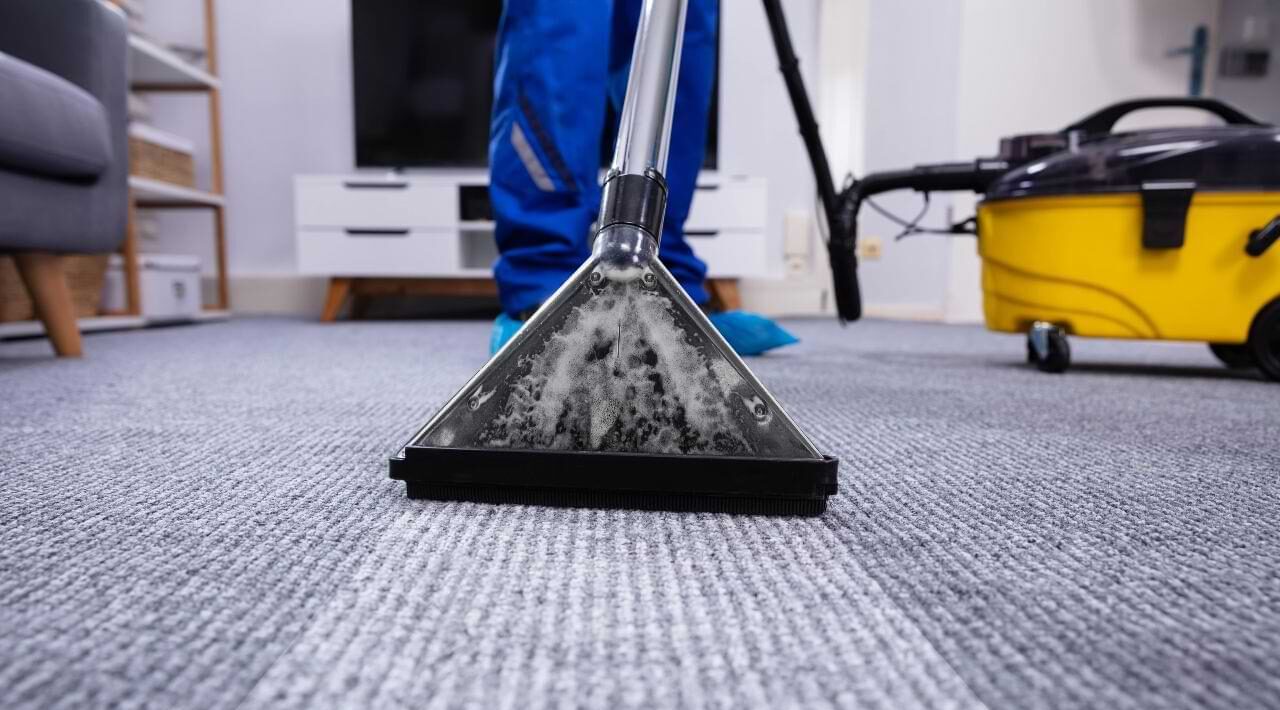 Carpet Cleaning Machine Cleaning Carpeted Floor