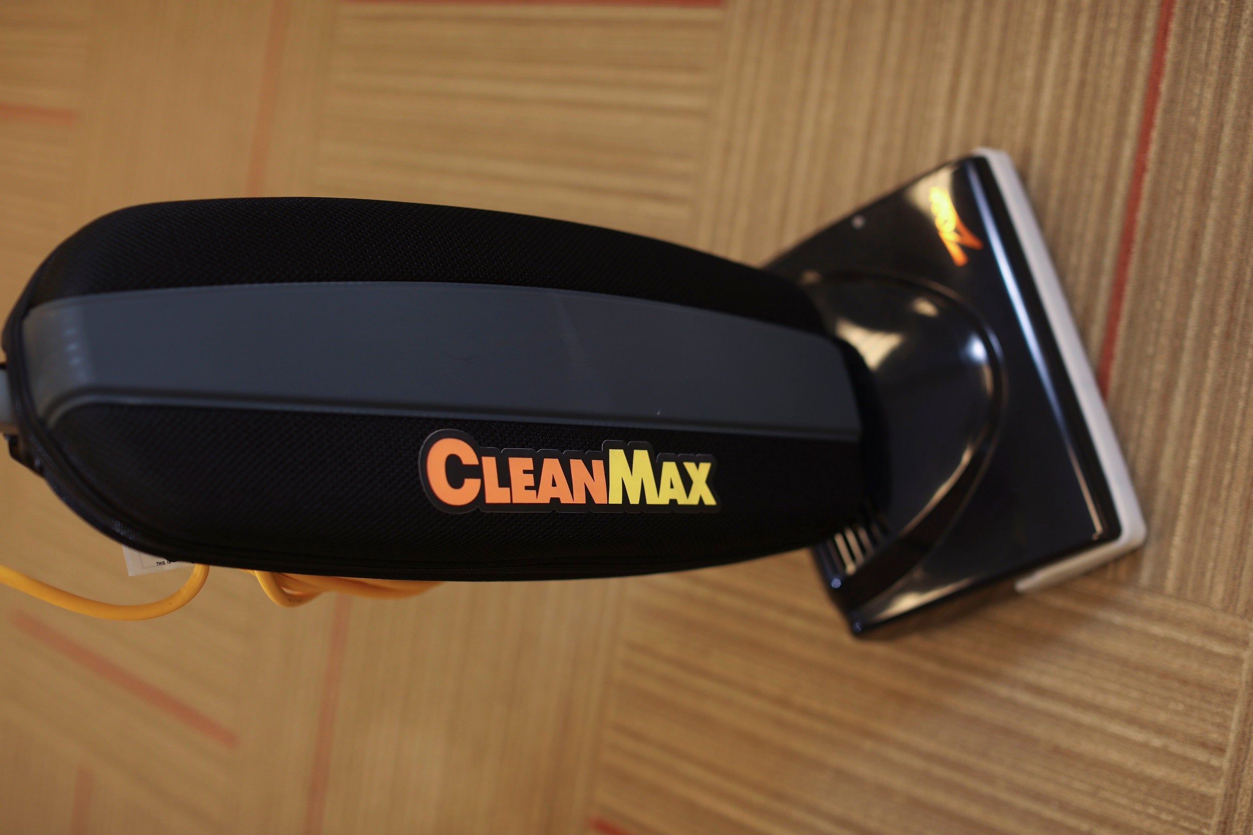 CleanMax Zoom Ultra Light Weight Vacuum With Metal Brushroll