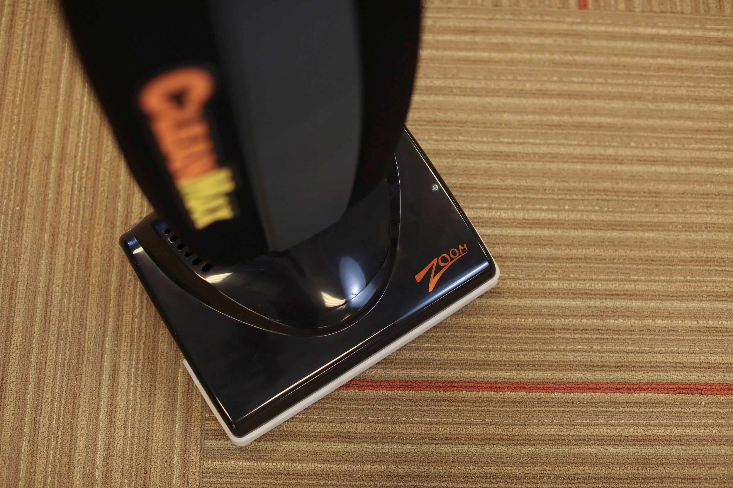 CleanMax Zoom Ultra Light Weight Vacuum With Metal Brushroll